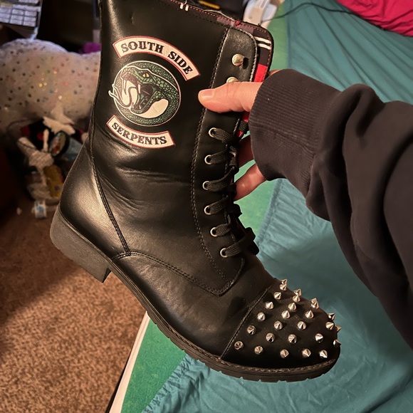 Riverdale southside serpents spike toe boots - Picture 3 of 5